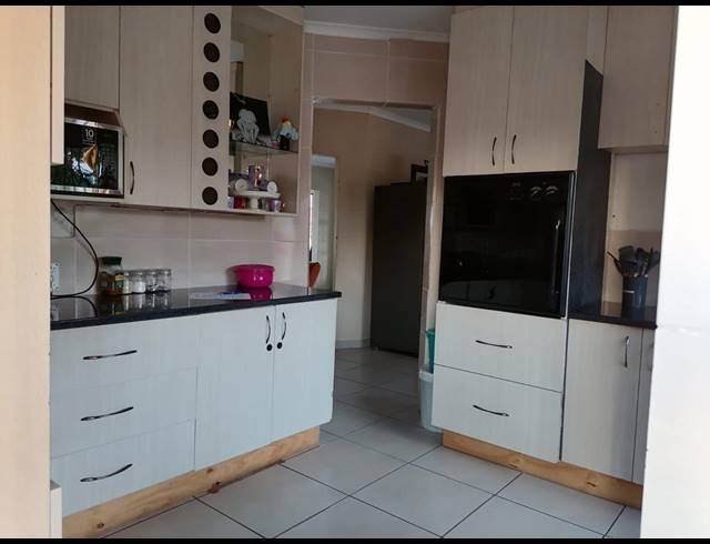 3 BEDROOM HOUSE FOR SALE IN JAMESON PARK